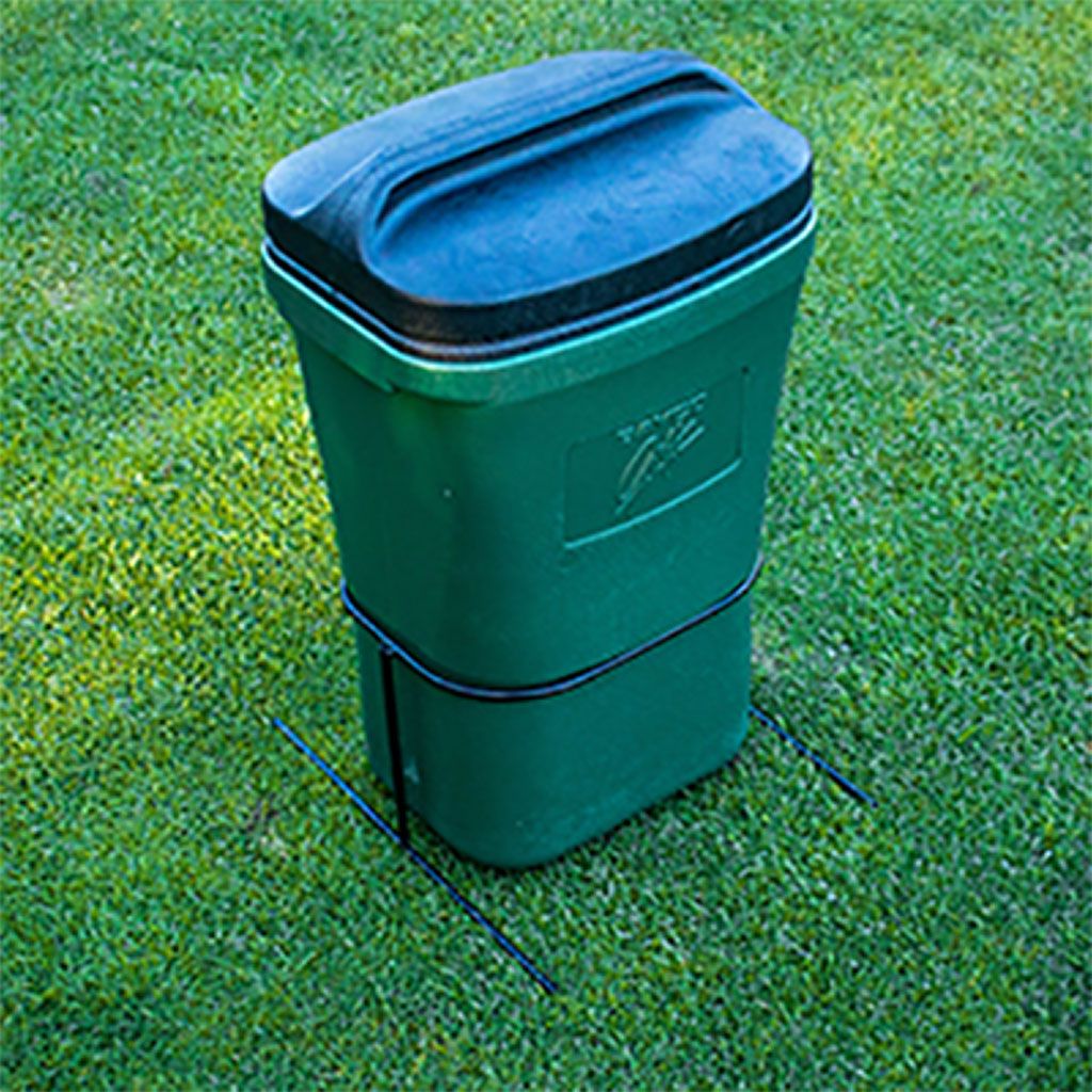 TRASH BIN HOLDER WIRE ONGROUND